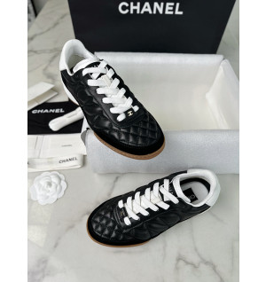 샤넬 퀼팅 레더 스니커즈