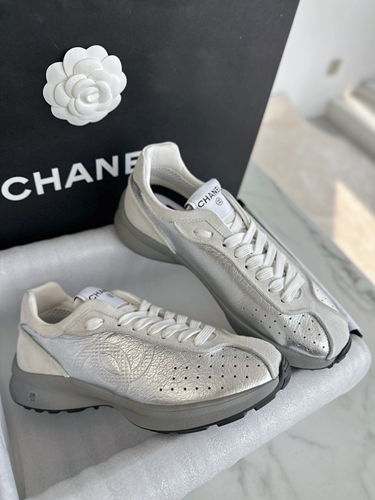 샤넬 크루즈 스니커즈