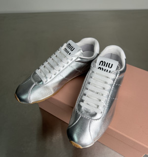 미우미우 플룸 스니커즈 (컬러 실버)