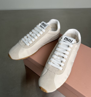 미우미우 플룸 스니커즈 (컬러 아이보리)