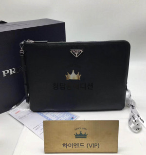 프라다 사피아노 삼각로고 클러치백