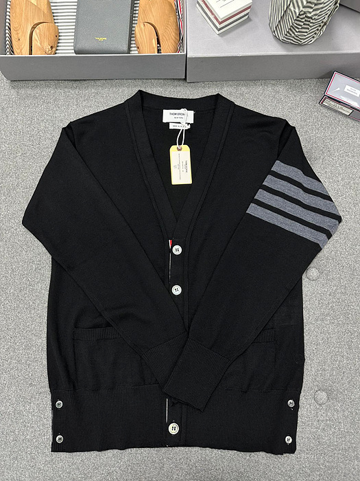 톰브라운 4선 5버튼 초극세 울 가디건