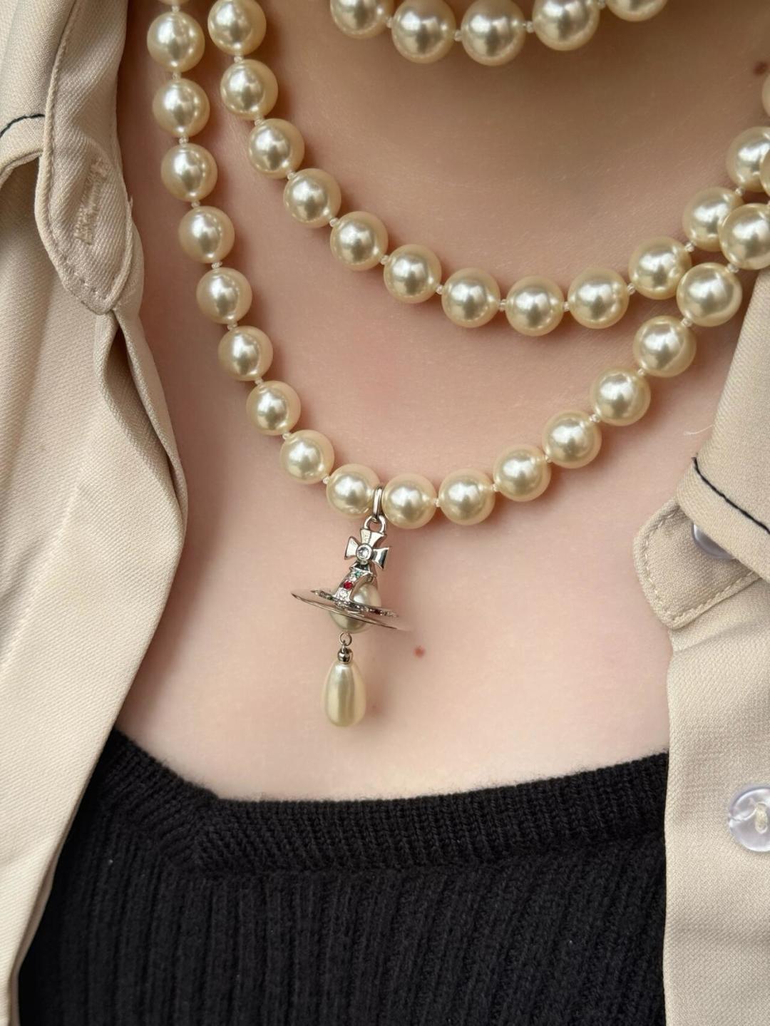 비비안웨스트우드 쓰리 로우 펄 드롭 초커