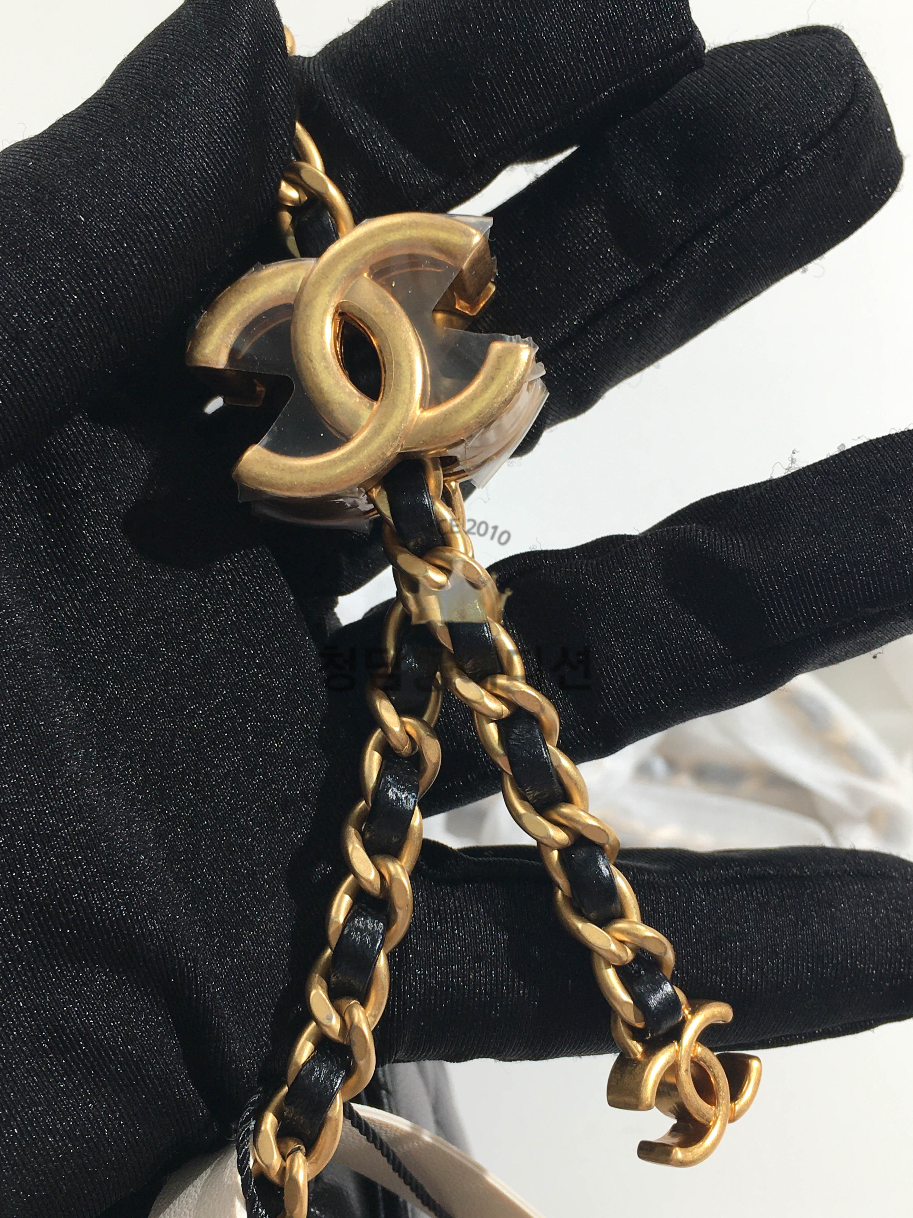 샤넬 25FW 미니백 CC로고 줄조절 체인 미니 플랩백 18cm AS5758