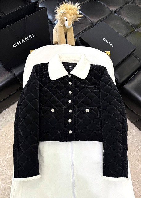 샤넬 벨벳 퀼팅 크롭 자켓 (컬러 브라운, 블랙)