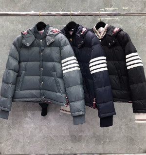 톰브라운 패딩 (남성용) (3COLOR)