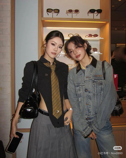 미우미우 레더 카라 데님 자켓