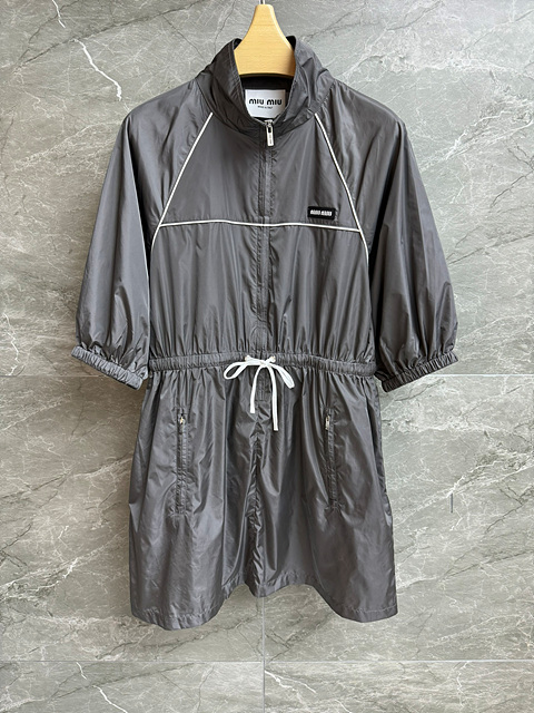미우미우 스트링 바람막이 원피스