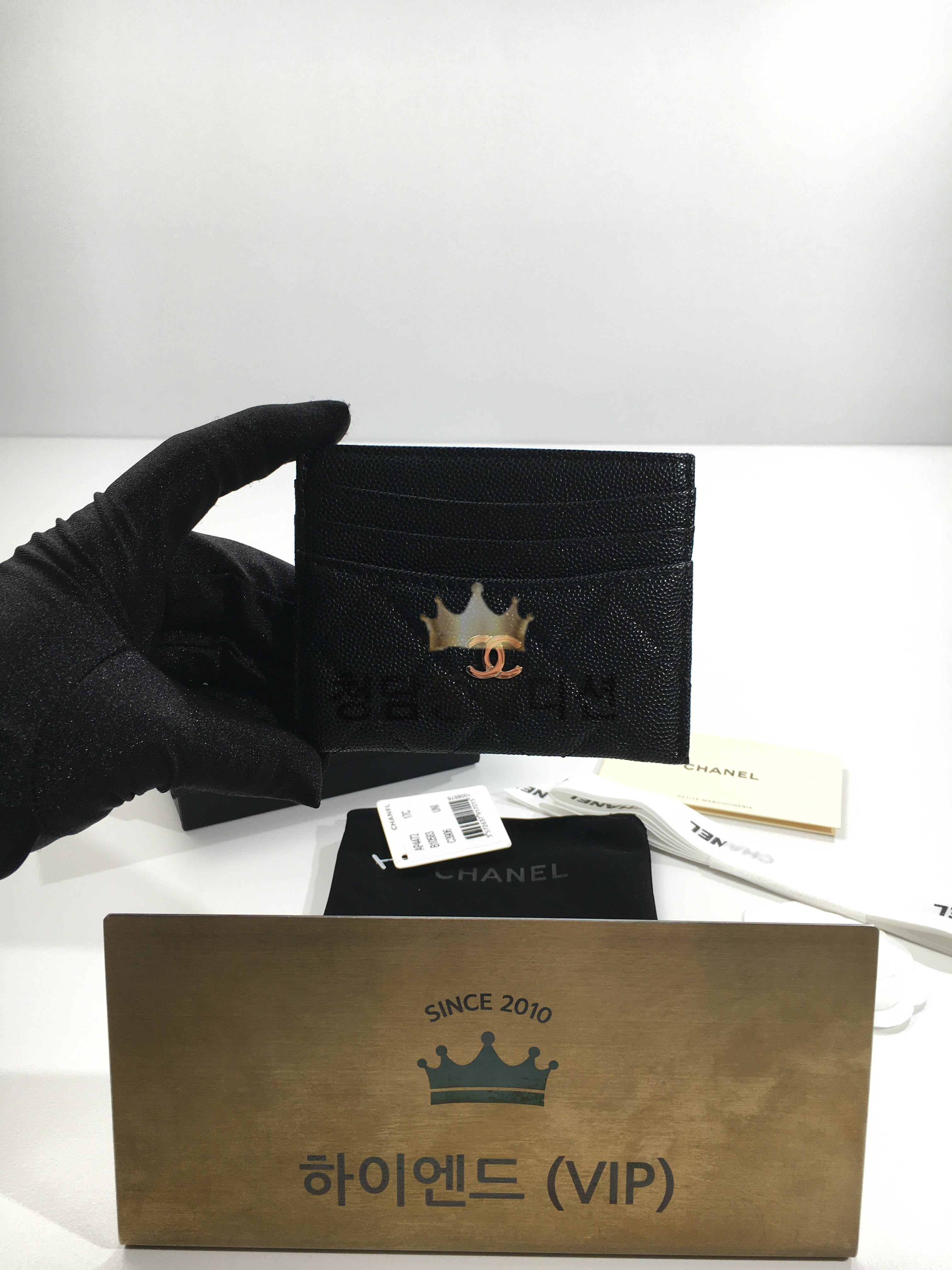 샤넬 25S 캐비어 카드홀더 AP4472 (컬러 블랙 금장)