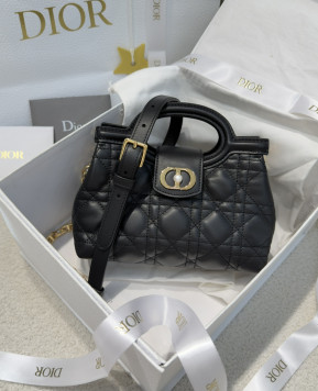 디올 Jolie 탑 핸들 미니 백 (컬러 블랙)