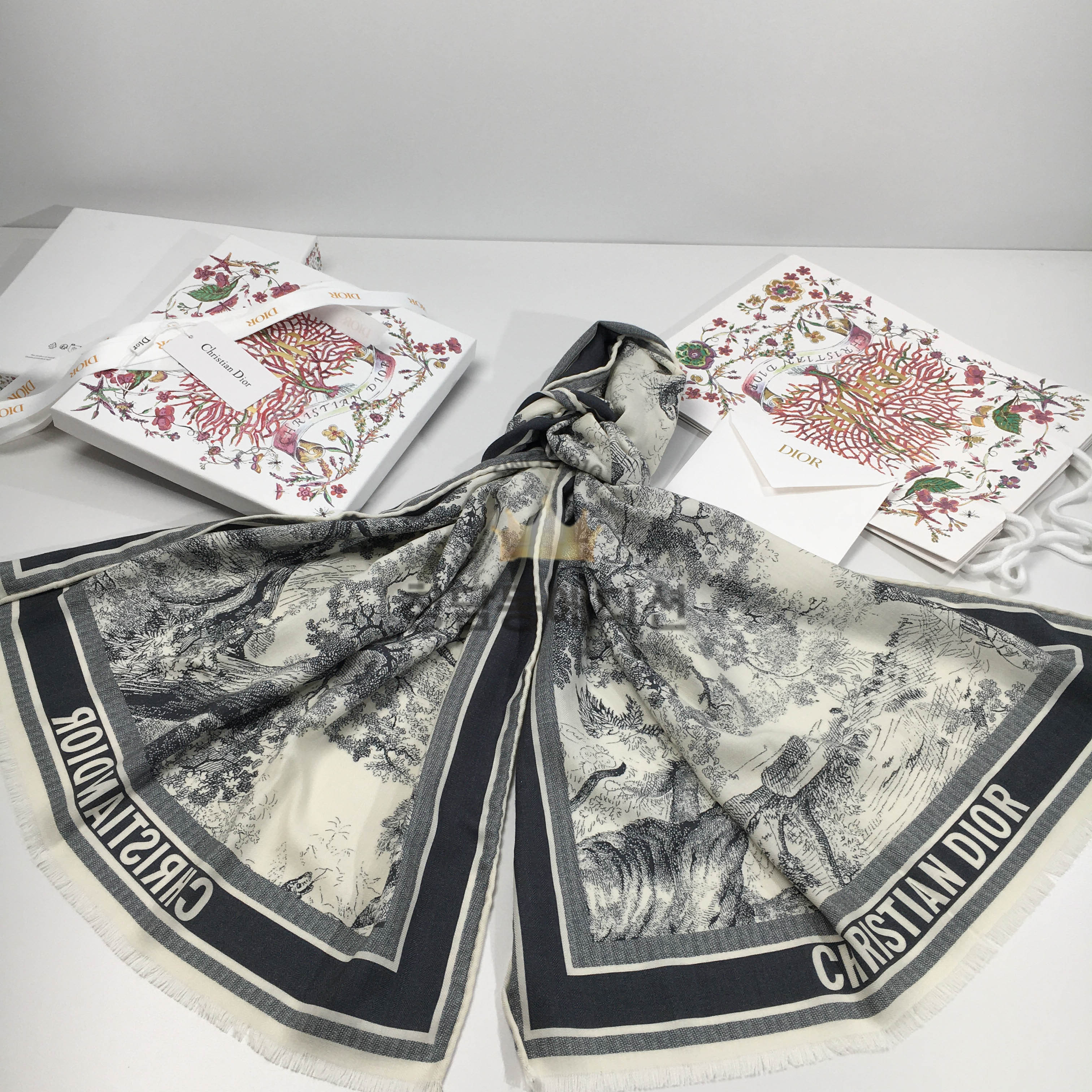 디올 뜨왈드주이 캐시미어 머플러