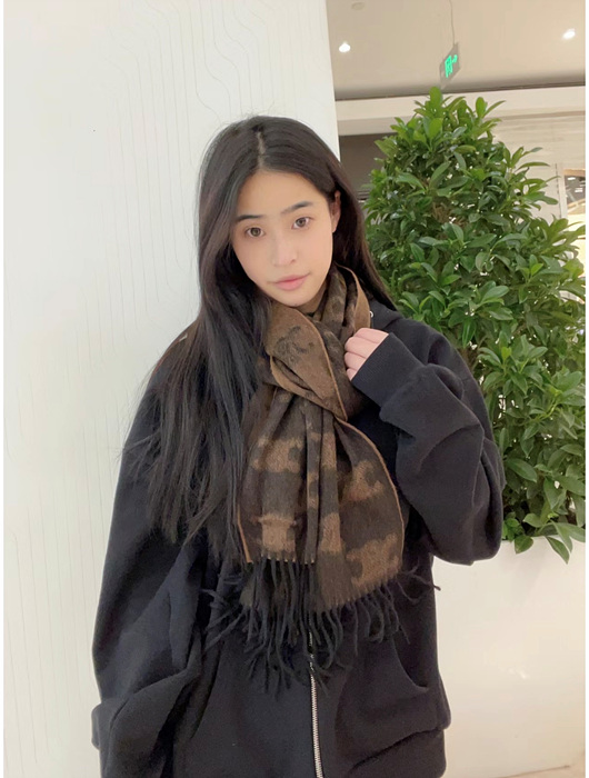 셀린느 모노그램 캐시미어 프린지드 머플러