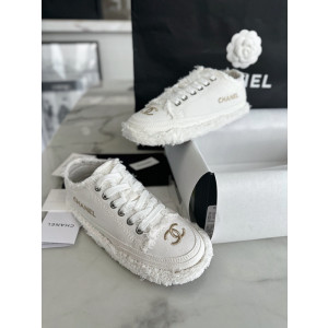 샤넬 CC 프린지 자수 디테일 스니커즈