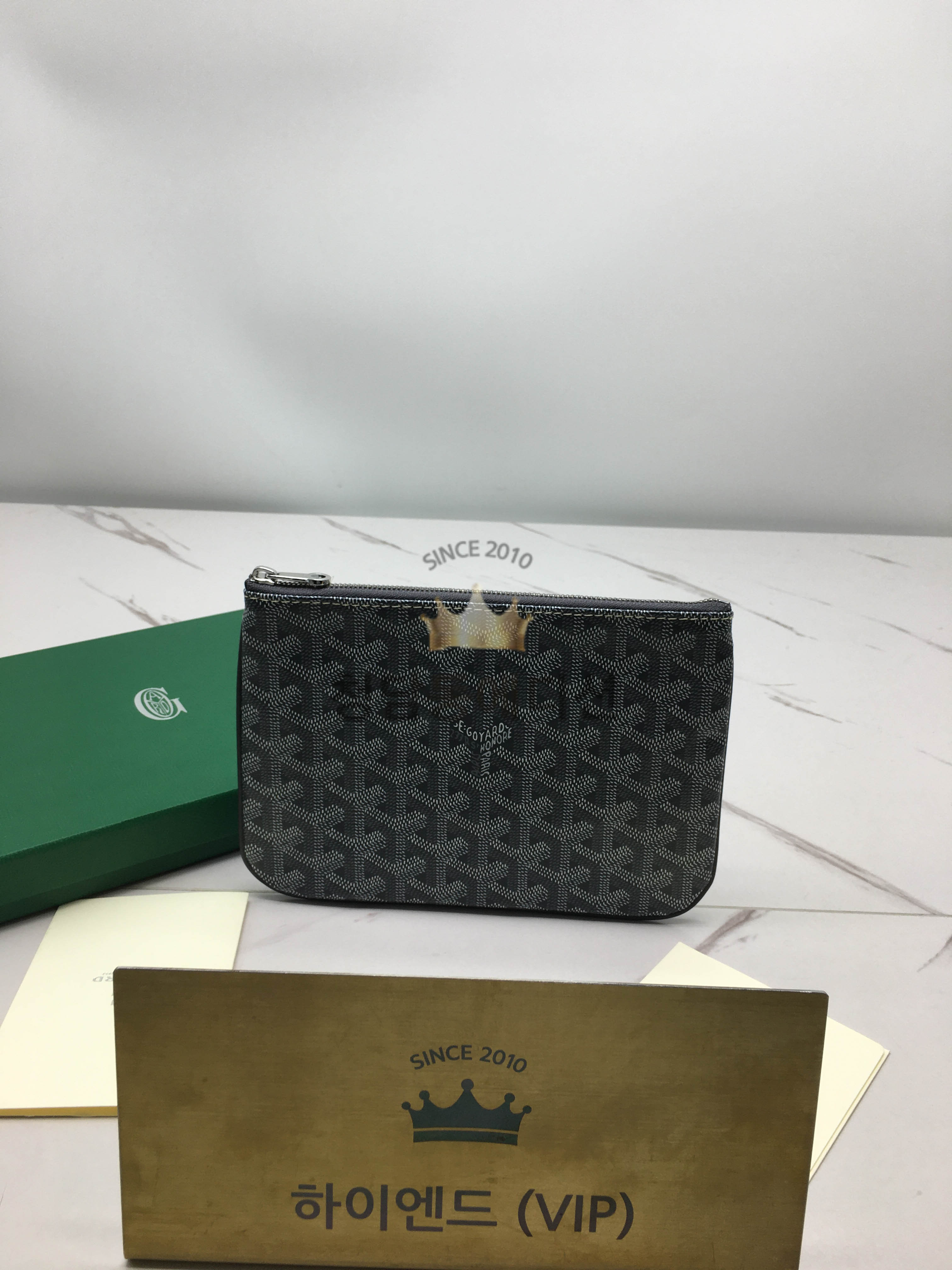 고야드 세나 클러치 PM (컬러 그레이)