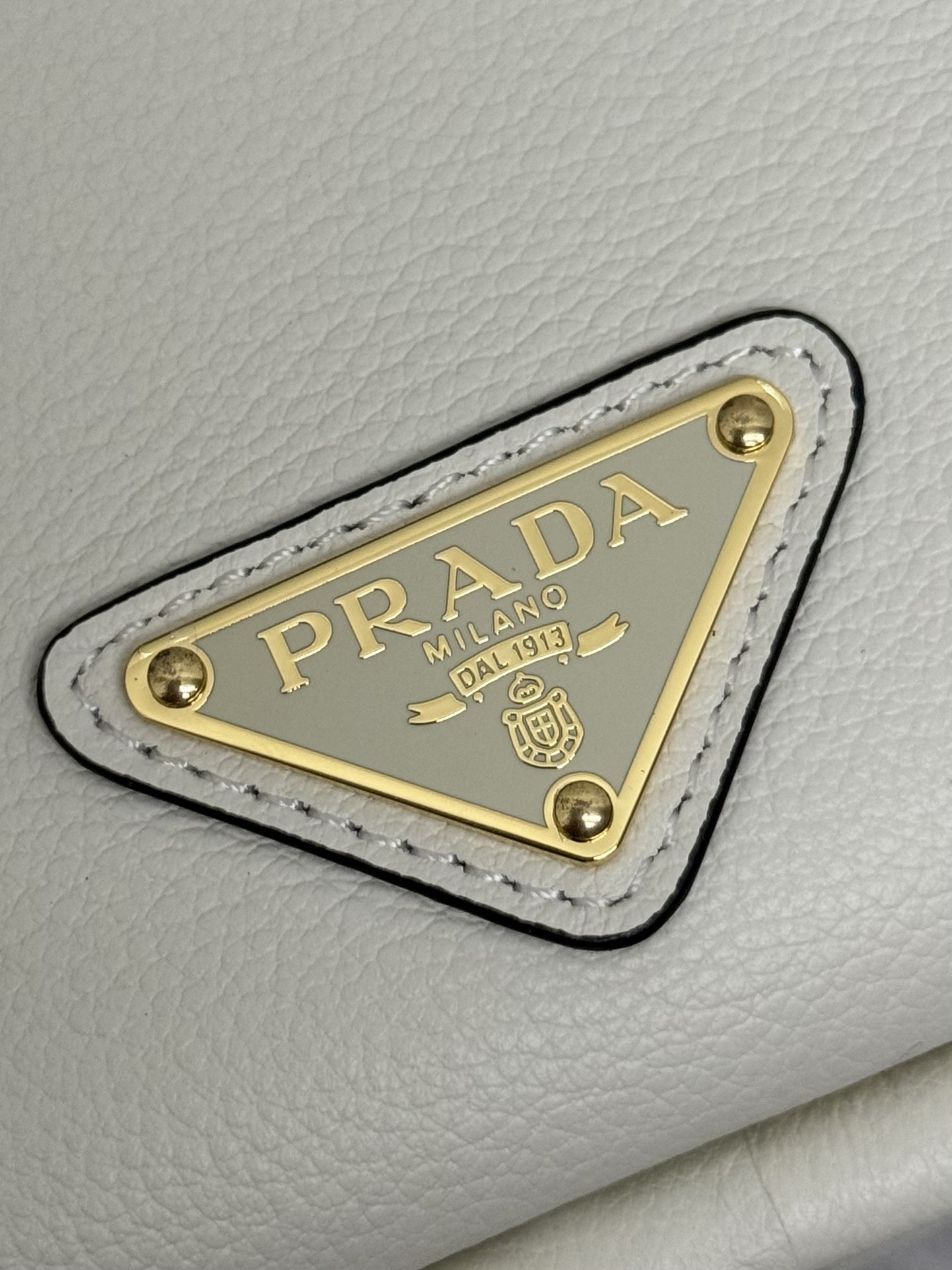 프라다 달링 레더 핸드백 1BA451