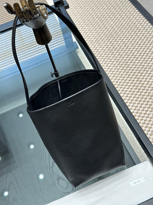 더 로우 NS 파크백 미디움 (컬러 블랙) (upgrade ver.)