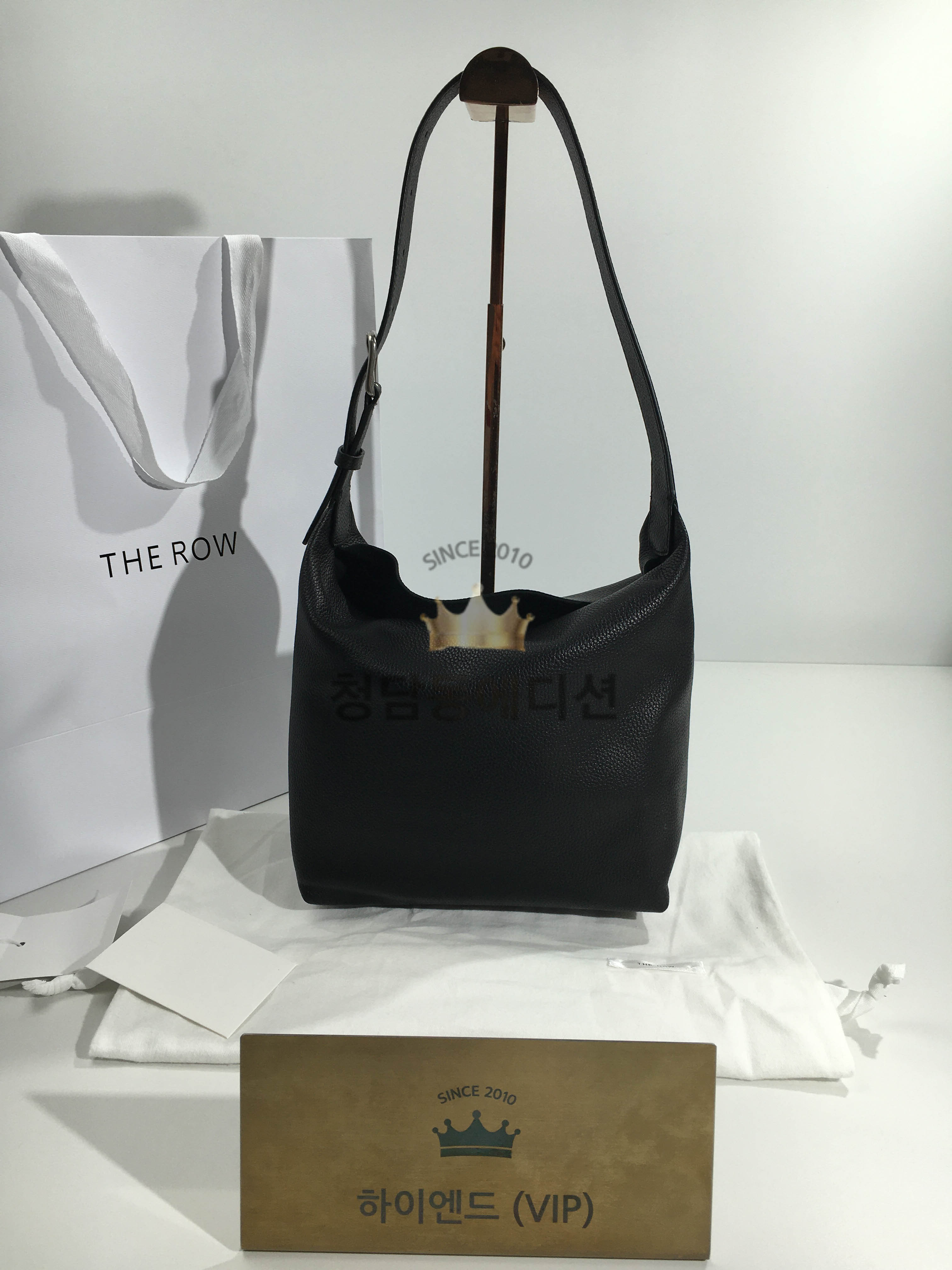 더 로우 이사백 (컬러 블랙)