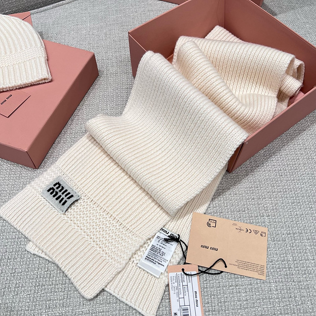 미우미우 로고 니트 비니 / 장갑 / 머플러