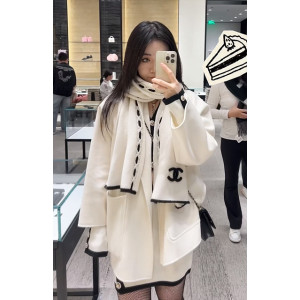 샤넬 스티치 라인 CC 로고 캐시미어 머플러 (컬러 블랙, 아이보리)