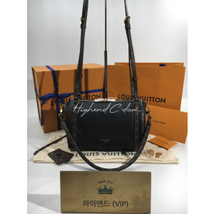 루이비통 익스프레스 PM 블랙 M26039