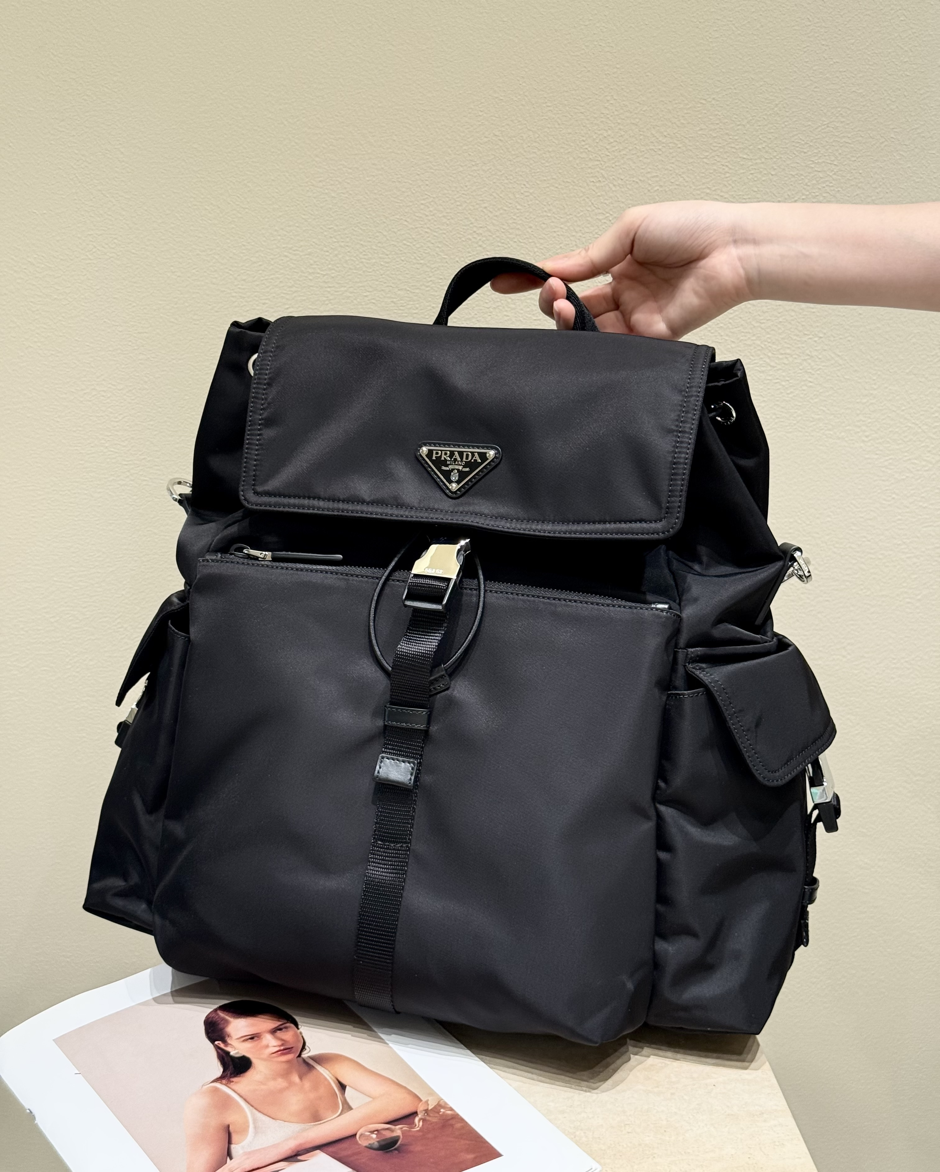 프라다 익스플로어 나일론 2VZ118 (upgrade .ver)