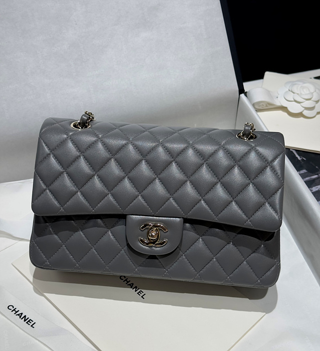샤넬 클래식백 램스킨 미디움 25.5cm