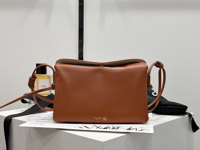 셀린느 트리오 플랩 10P862